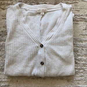 White long sleeve v neck